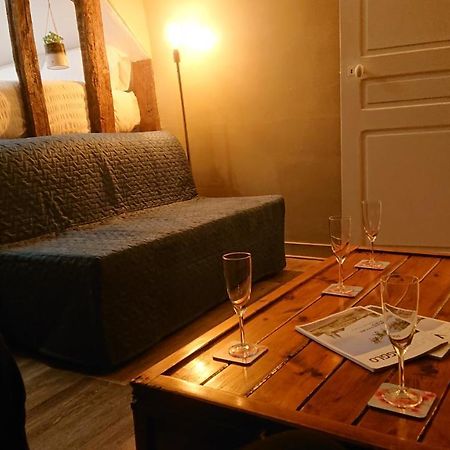 Nuits Au Grenier De Chartres Apartment Exterior photo